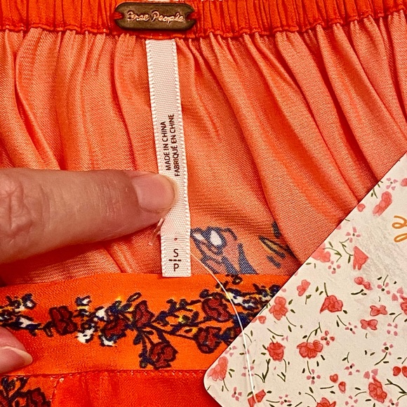 πΊπHPππΊ NWT Free People Positano Floral Print Blouse - Picture 14 of 16